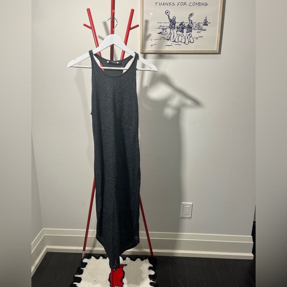 Elegant Black Sleeveless Dress - L